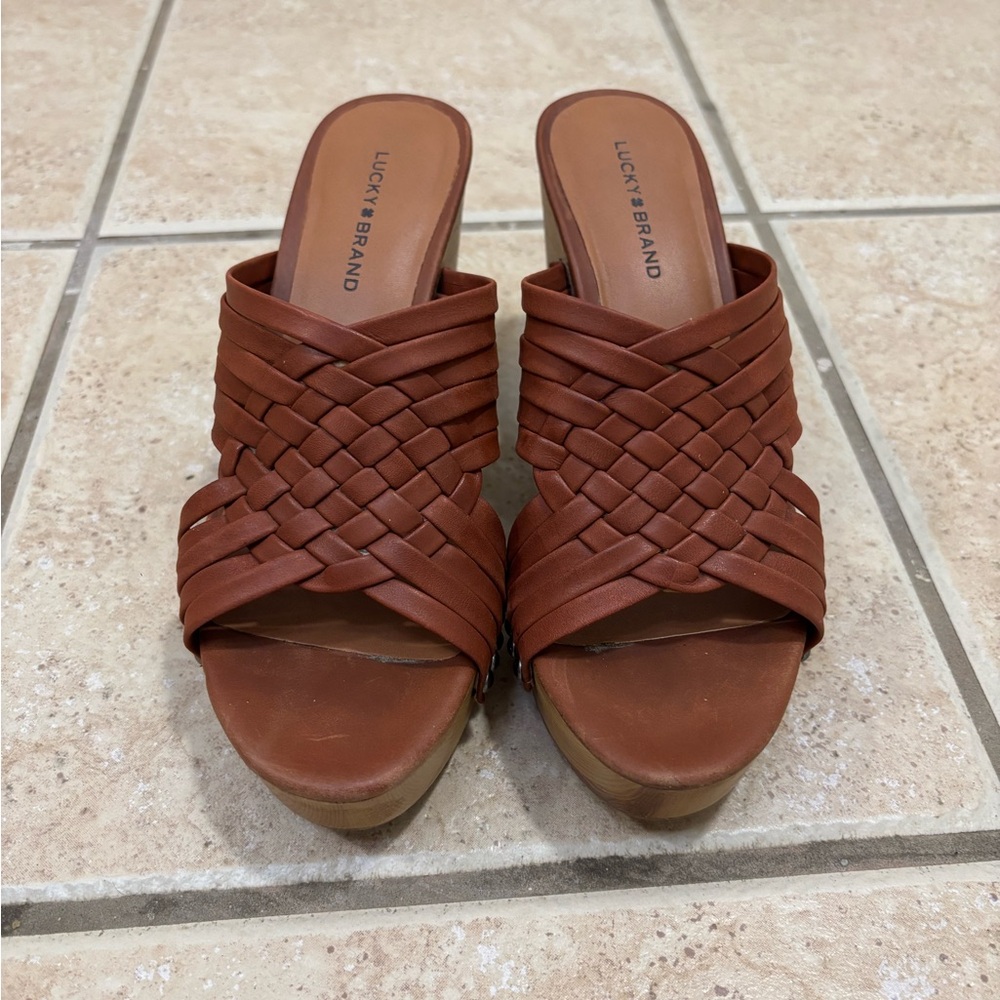 Lucky Brand Women's Tan Woven Sandals